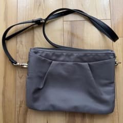 グレー ショルダーバッグ ナイロン 軽量のサムネイル