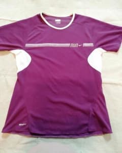 ナイキ　フィット　ドライTシャツのサムネイル