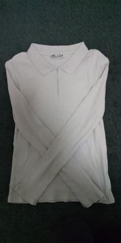 未使用　ZARA　エクリュ色　ジップアップポロシャツのサムネイル