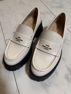 【新品未使用】COACH ローファー アイボリー 厚底のサムネイル