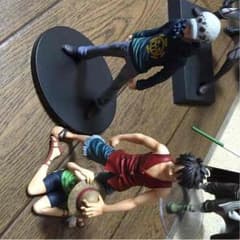 ワンピース フィギュアのサムネイル