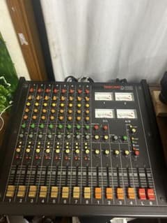 TASCAM M-208 アナログミキサー｜通電・メーター動作確認済 TASCAM M-208 アナログミキサー｜通電・メーター動作確認済 - メルカリ