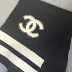 CHANEL ココマーク マフラー ブラック ホワイトのサムネイル