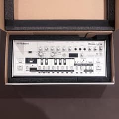 Roland TB-03 Bass Lineのサムネイル