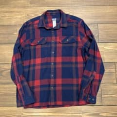 Patagonia 長袖ネルシャツ ネイビーとレッドのチェック柄のサムネイル