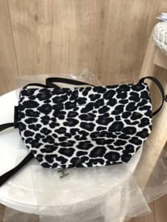 エルベシャプリエ　ショルダーのサムネイル