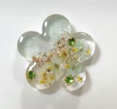 ◎1057 レジンヘアゴム ポニーフック ブローチ マグネット - メルカリ