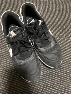 NIKE ブラック ホワイト スニーカーのサムネイル