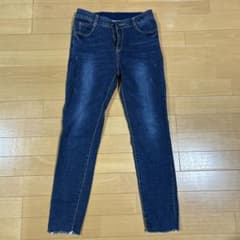 Praia スキニーデニム ダークブルー フリンジ裾のサムネイル