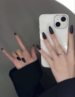 ネイルチップ ブラック アーモンド型のサムネイル