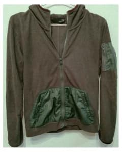 ユニクロ　UNIQLO　アンダーカバー　UNDERCOVER　フリースパーカーのサムネイル