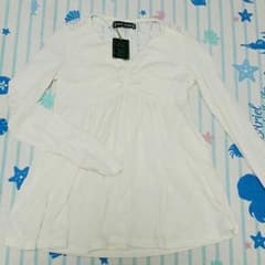 新品タグ付き CECIL Mc BEE ロンＴ 長袖のサムネイル