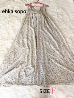 お値下げしました❣️【ehka sopo】小花柄キャミワンピース サイズFのサムネイル