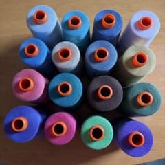 ミシン糸 多色のサムネイル