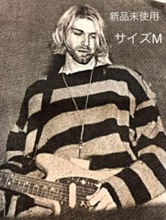 カートコバーンKURT COBAIN × gu 新品タグ付 Tシャツのサムネイル
