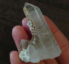 パナスケイラ鉱山水晶⑦ 原石 - メルカリ