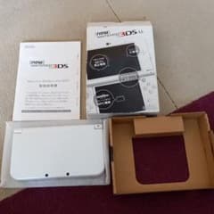 Newニンテンドー3DS LL パールホワイトのサムネイル