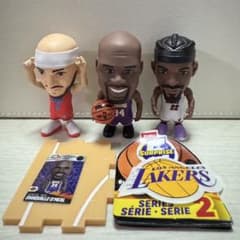 ZURU 5サプライズ NBA BALLERS SHAQのパープル+おまけ2体のサムネイル