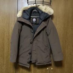 CANADA GOOSE ブラウン ダウンジャケット Mサイズのサムネイル