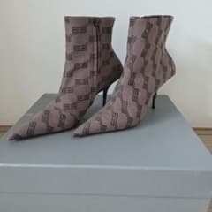 BALENCIAGA モノグラム アンクルブーツ 36のサムネイル