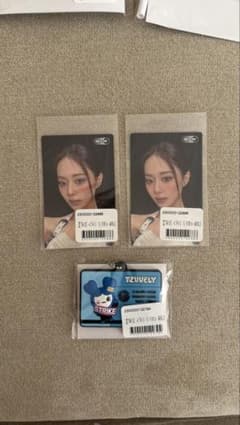 TWICE ツウィ THIS IS FOR WORLD グッズセットのサムネイル