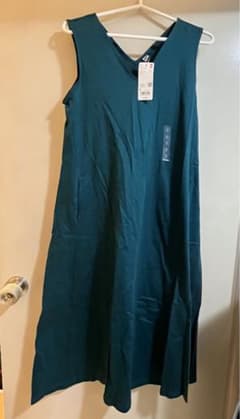 新品未使用タグ付き　UNIQLO　ユニクロ　Aラインワンピースのサムネイル