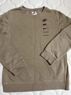 NIKE トレーナー　140-150のサムネイル