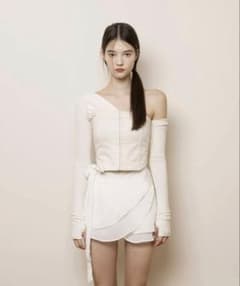 Not your rose Monica top Beigeのサムネイル