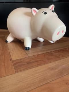 トイストーリー ハム ムービーサイズ貯金箱 陶器製 難有 - メルカリ