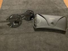 Ray-Ban ブラック ラウンドサングラス ケース付きのサムネイル