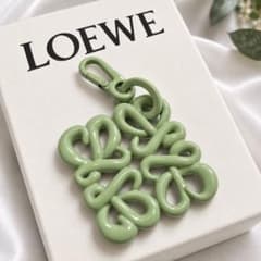 LOEWE ロエベ アナグラム チャーム キーホルダー バッグチャーム グリーン