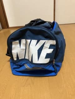 旅行用バッグ　大容量　NIKEのサムネイル