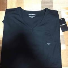 新品タグ付きエンポリオアルマーニvネックTシャツMサイズのサムネイル