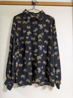 蝶柄ブラウス　Lサイズのサムネイル