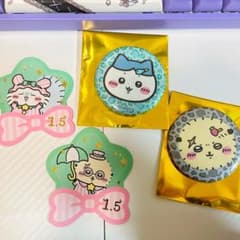 ちいかわ　トレーディングギラギラ缶バッジのサムネイル