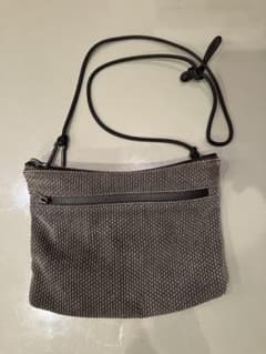 colina サコッシュのサムネイル