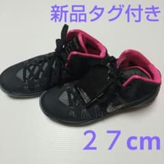 ☘️新品未使用品 NIKE シューズ☘️のサムネイル