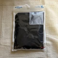 新品未使用 UNIQLO AIRism VネックTシャツ 黒 XLのサムネイル
