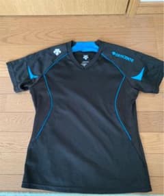 ☆キラキラ星☆様専用DESCENTE Tシャツ　バレーボールのサムネイル