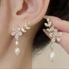 新品 高見えフラワー リーフ パール ドロップ ピアス 揺れるのサムネイル