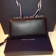 TOMMY HILFIGER 財布のサムネイル