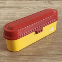 Kodak フィルムケース 135 レッド＆イエロー - メルカリ