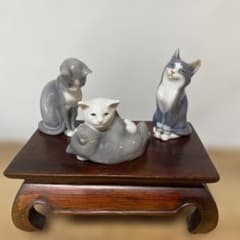 【限定・台座付】ロイヤルコペンハーゲン 1999年 イヤーフィギュリン 3匹の猫 限定・台座付】ロイヤルコペンハーゲン 1999年 イヤーフィギュリン 3匹