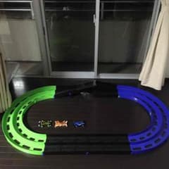 ミニ四駆とコース付きのサムネイル