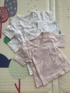 UNIQLO ベビー短肌着 3枚セット おまけスヌーピー 扉ロックのサムネイル