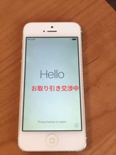 Apple iPhone 5 16GB（ホワイト＆シルバー）のサムネイル
