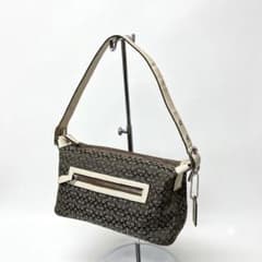 E187 COACH コーチ 6332 アクセサリーポーチ ミニシグネチャー E187 COACH コーチ 6332 アクセサリーポーチ ミニシグネチャー - メルカリ