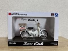 アオシマ　Honda Super Cub POLICE 1/12スケールのサムネイル