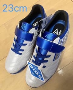 アンブロ　サッカートレーニングシューズ　23cm 靴下おまけつきのサムネイル