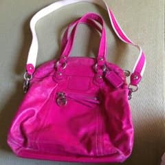COACHピンクのカバンのサムネイル